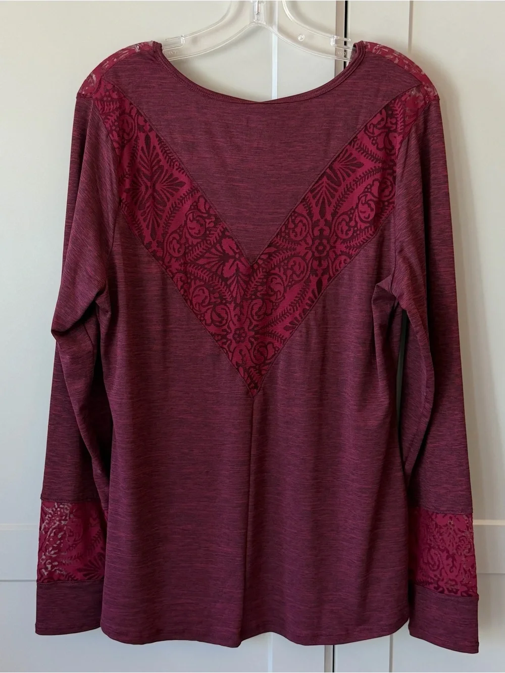 NWT Maurices In Motion Womens XL Burgundy Long Sleeve V-Neck Top Exercise Casual